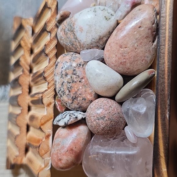 Rustic Stone Handmade Birdhouse Pink Quartz - Picture 6 of 11